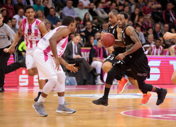 上屡创佳绩 上屡创佳绩