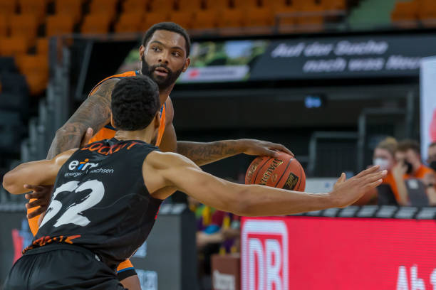 脚步渐渐临 脚步渐渐临